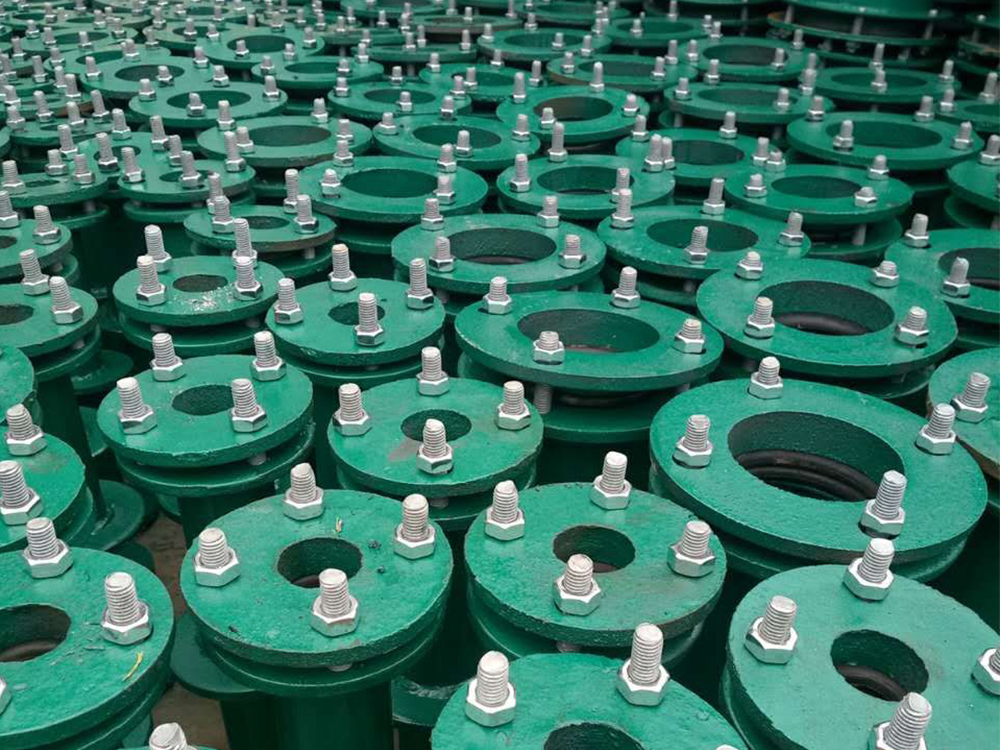 柔性防水套管主要用于人防墙、游泳池等要求较高的地方